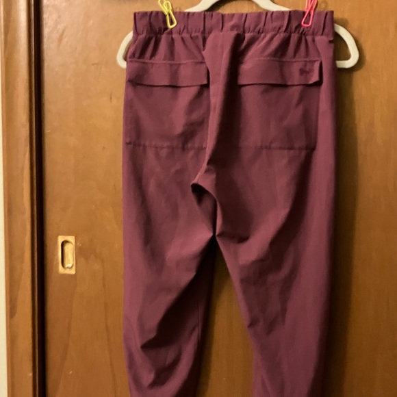 Under Armour Plum Jogger Pants Small - Picture 5 of 5